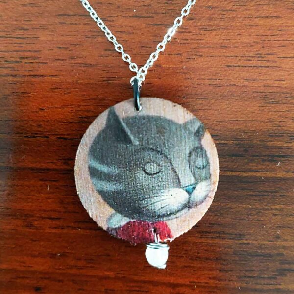 Collana artigianale con gatto grigio