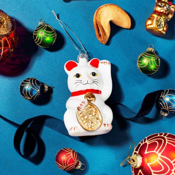 Decorazione natalizia in vetro gatto Maneki, ambientato