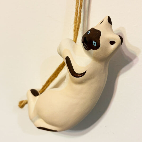 Gattino in ceramica da appendere siamese, dettaglio