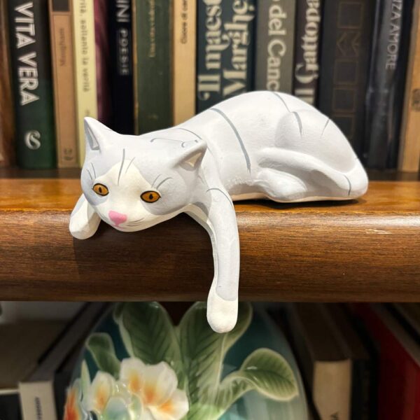 Gattino in ceramica sdraiato grigio