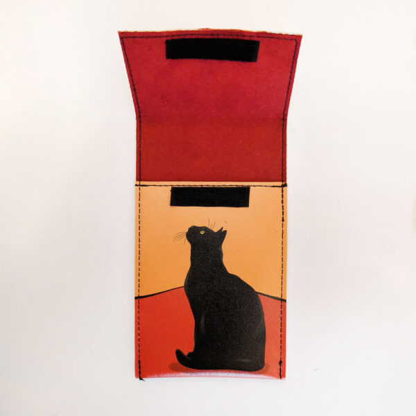 Portaocchiali ecopelle con gatti Le Chat con gatto nero aperto