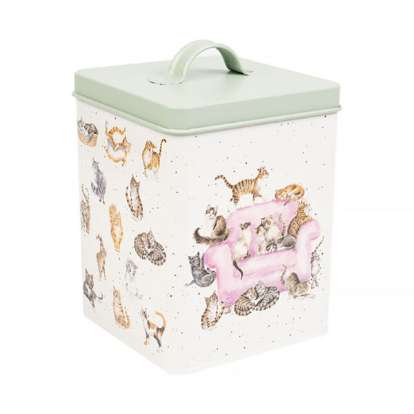 Scatola di latta con gatti e gattini