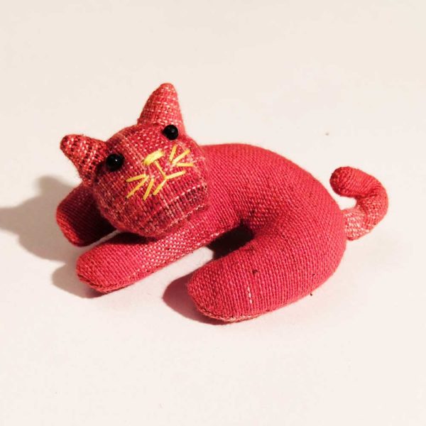 Spilla a forma di gatto in cotone tartan rossa