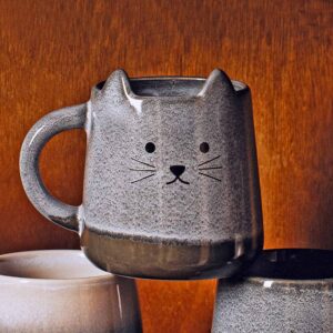 Tazza in ceramica color granito musetto di gatto, ambientato