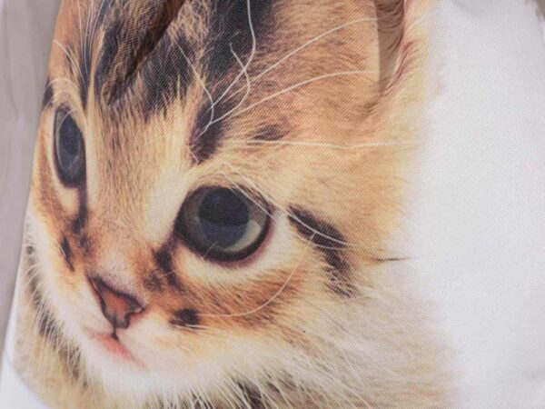 Zaino a sacco in tessuto con gatti, dettaglio
